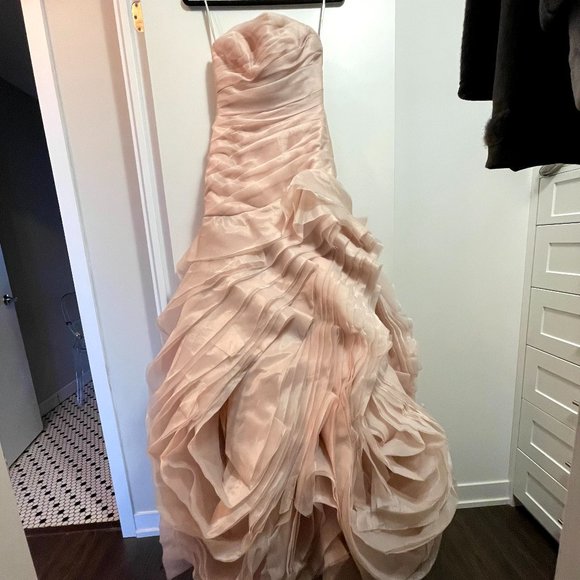Vera Wang Blush Pink Wedding Gown Size 0 - Picture 10 of 16